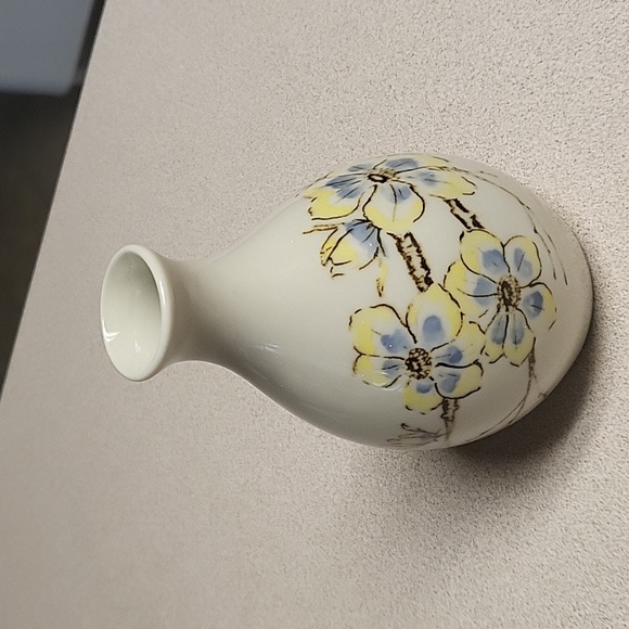 OTAGIRI Accent Vase - Picture 5 of 6